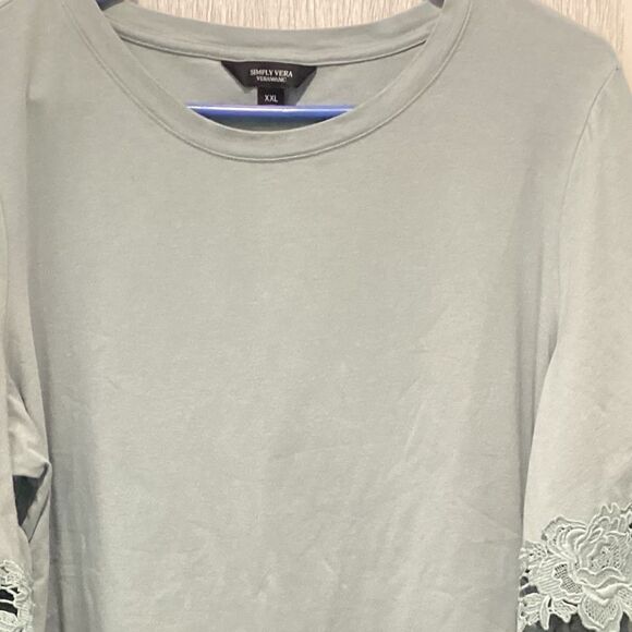 NWOT.  Simply Vera Vera Want Short Sleeve Lace Cuffed Tee in Robin’s Egg Blue - Picture 1 of 10